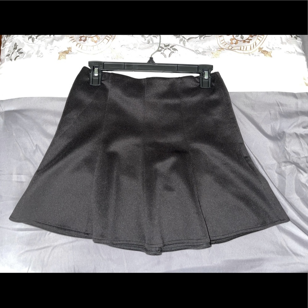 PRINCESS VERA WANG SIZE 7 BLACK FLARE SKIRT
